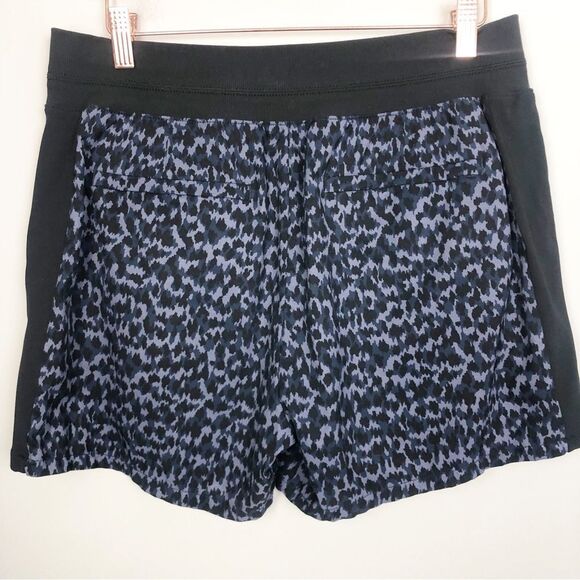 ATHLETA | Brooklyn Printed Shorts Blue & Navy Side Stripes Women’s Size 10 - Picture 10 of 12